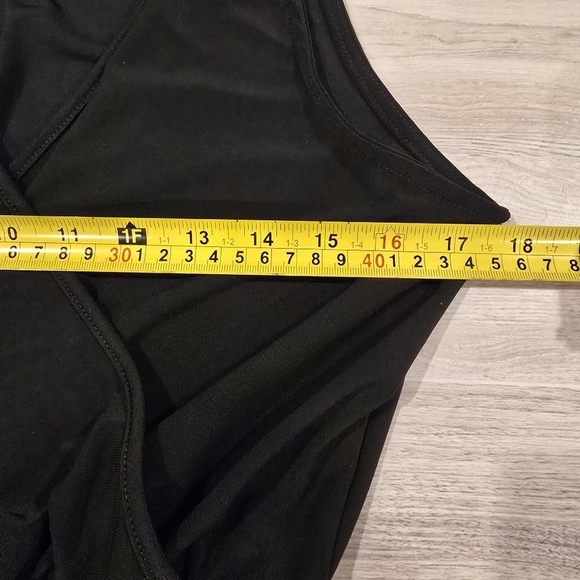 White Birch Women's Romper Sleeveless Wrap Style V-neck Stretch Black Size Small - Picture 8 of 10